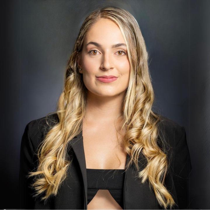 Paula Vega