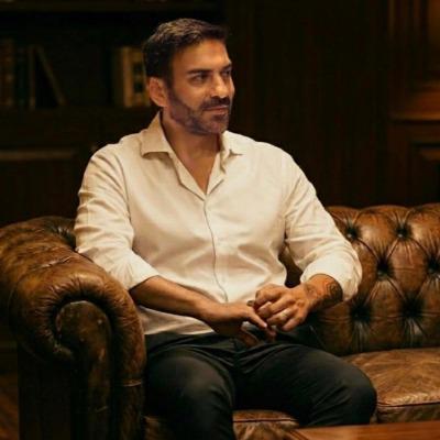 Adrian carlos Yanez