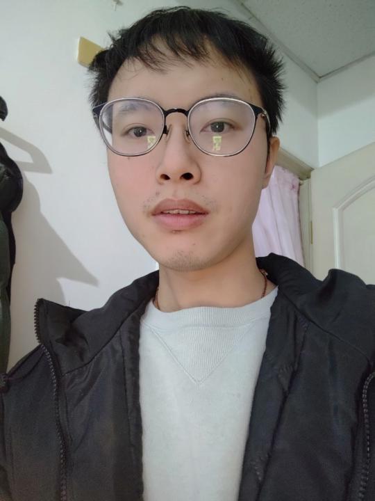 李 佳諭