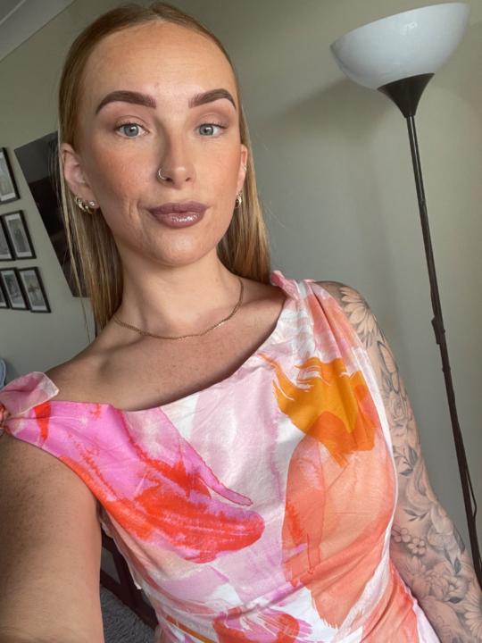 Hollie Rowe