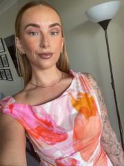 Hollie Rowe