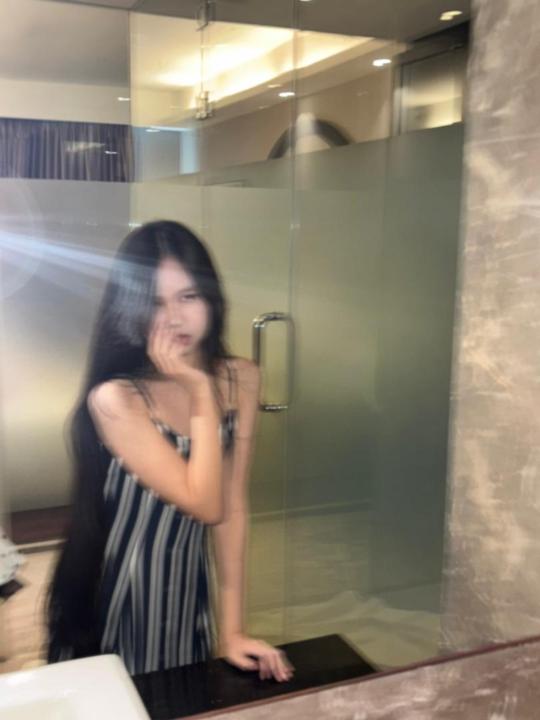 Zoe Seow