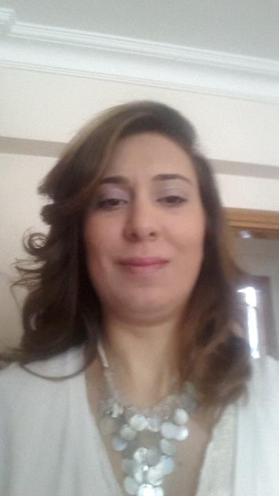 Esra Uzunoğlu