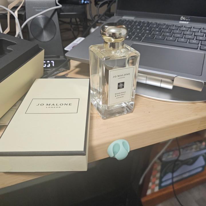 Anniversary Gift to Her is a Hit. 