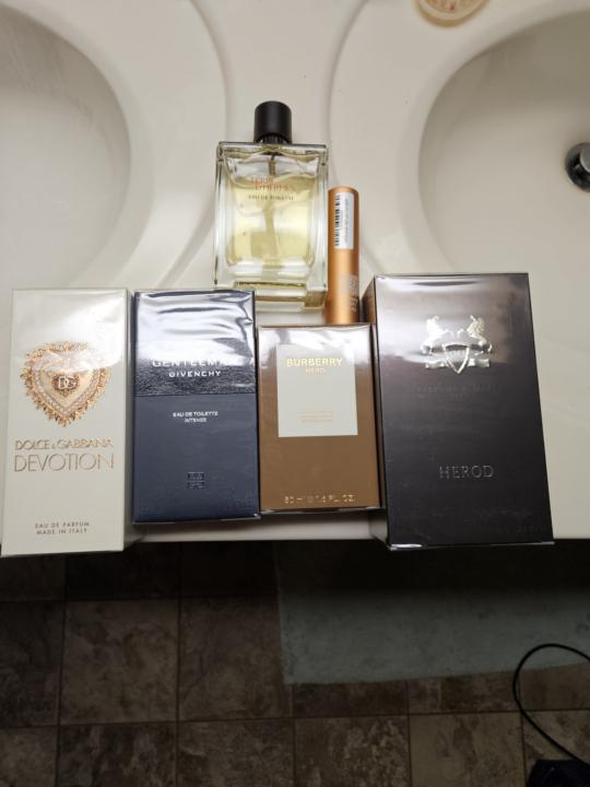 Black Friday Gifts Arrive