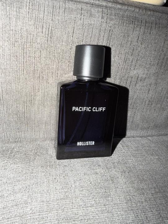 Pacific Cliff by Hollister 