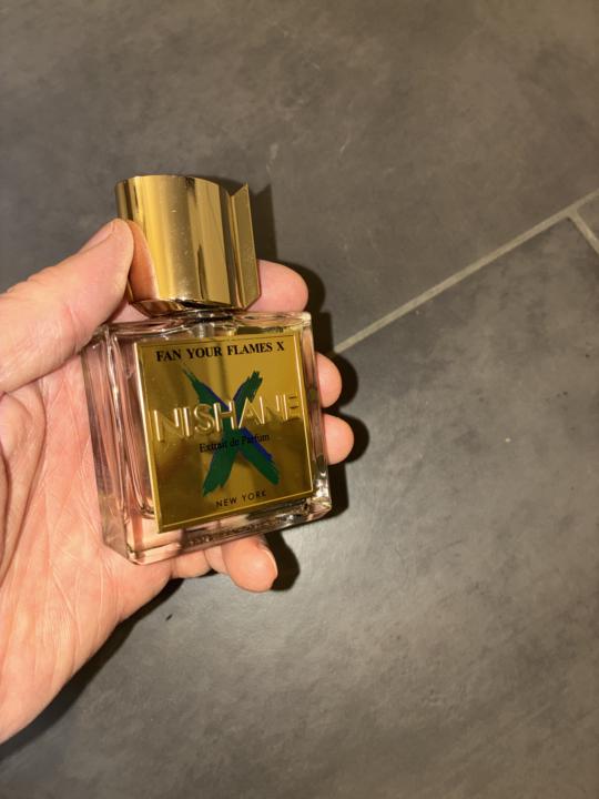 Fan your flames X by Nishane