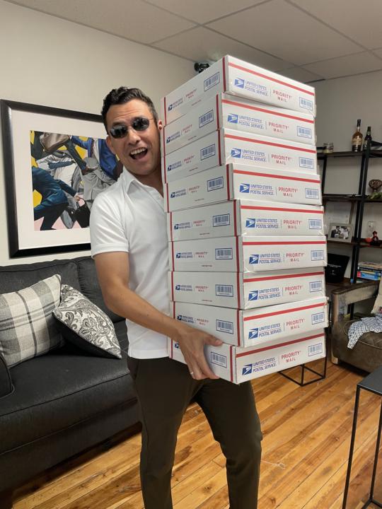 How Many Mission Fragrance sets can Antonio carry at one time!?