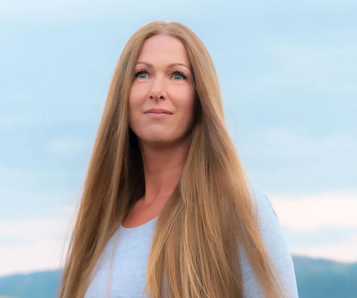 Renate StopWorldControl.com