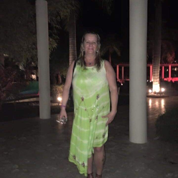 Carolyn L Powell