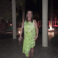 Carolyn L Powell