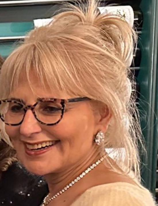Arlette M Parkhurst