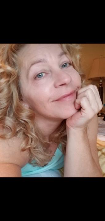 Annette Decker