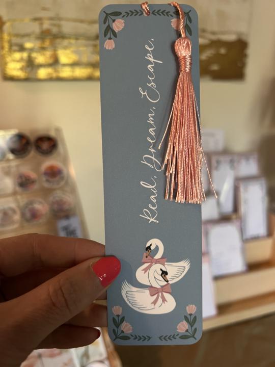 🔖 Corner Rounder + Swan Bookmarks