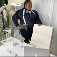 Razor Chick Of Chicago