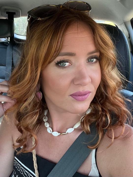 Lindsay Deni
