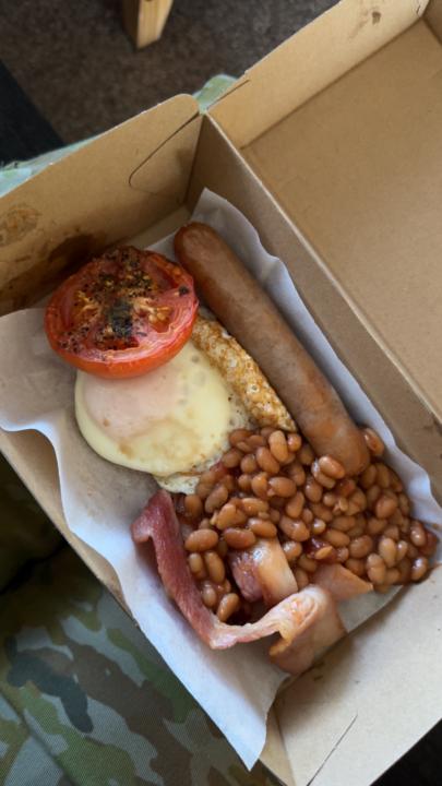 this is what an army breakfast looks like, please read below 👍