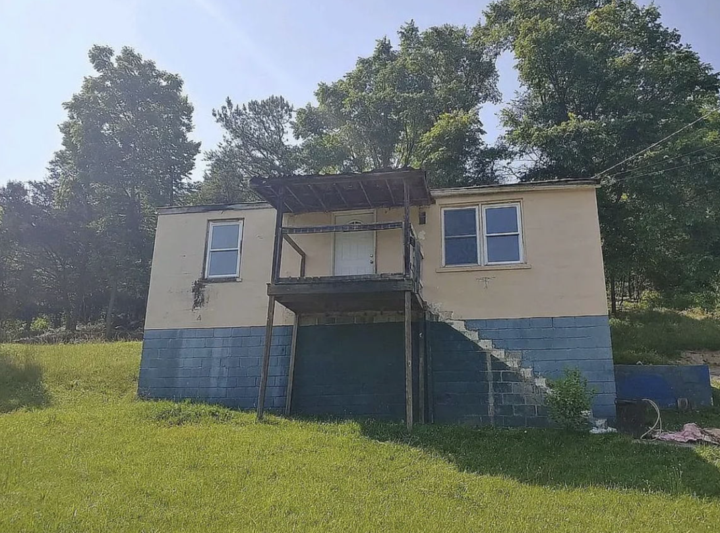 1701 Lee Highway, Pulaski, VA 24301