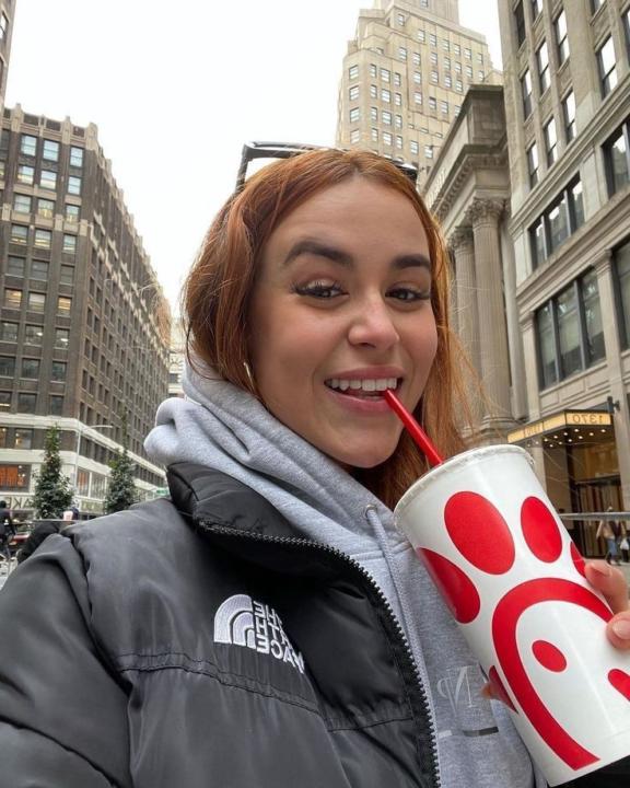 Taylor Nicolas