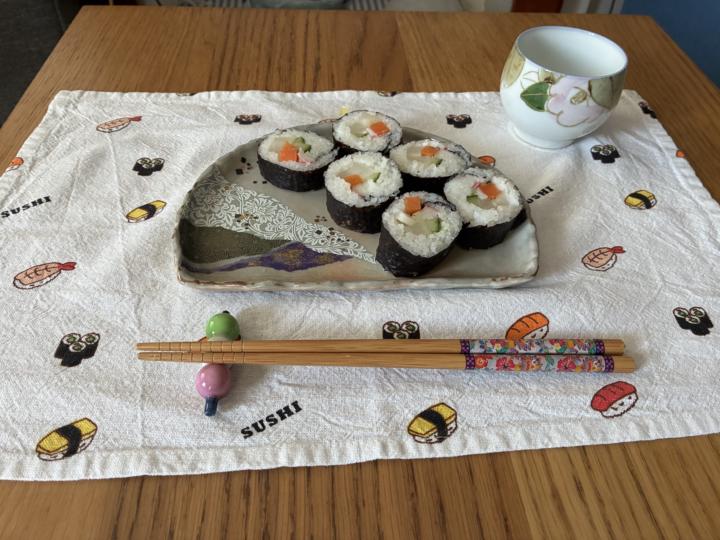 Makizushi (巻き寿司)