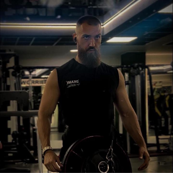 Jonathan Lewis