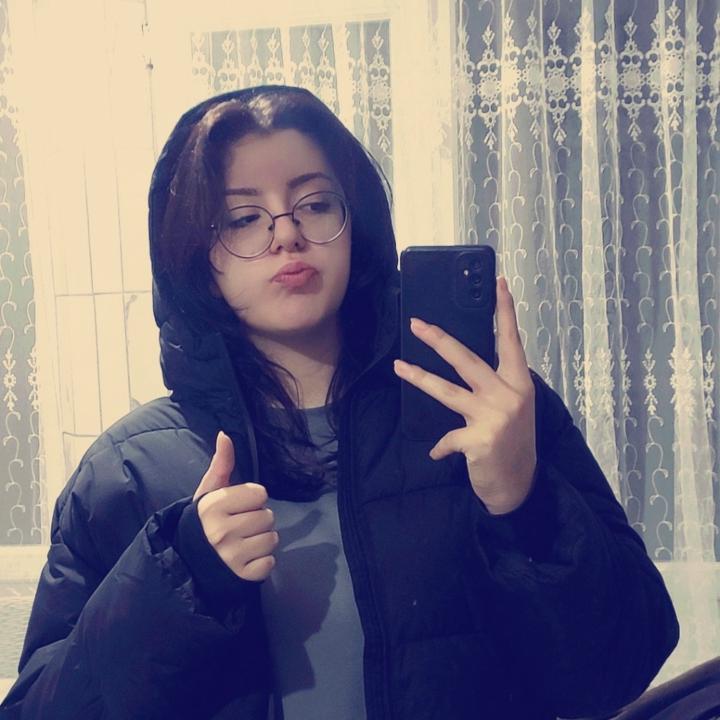 Özge Bakay