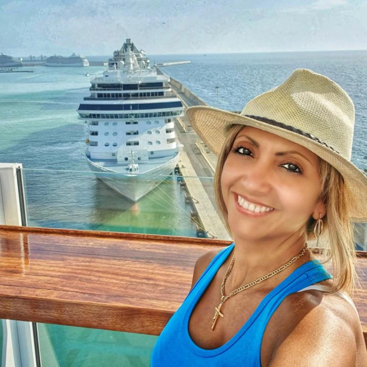 Alexandra Ortiz Briones