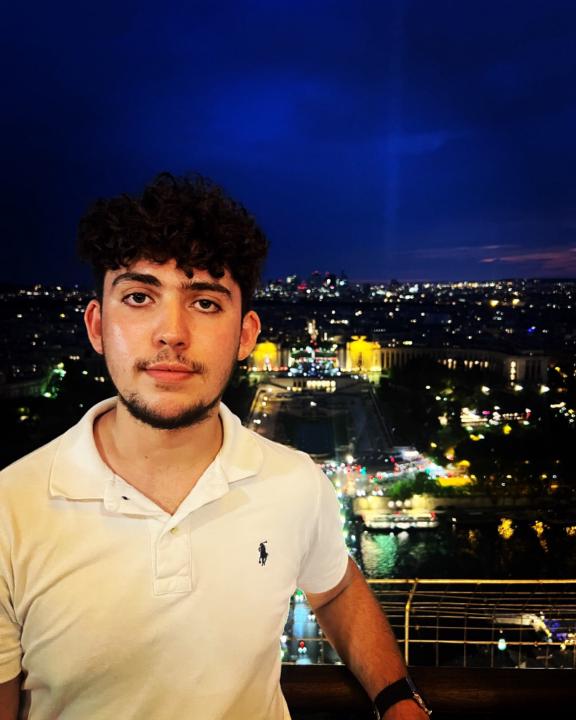 Dylan Sari