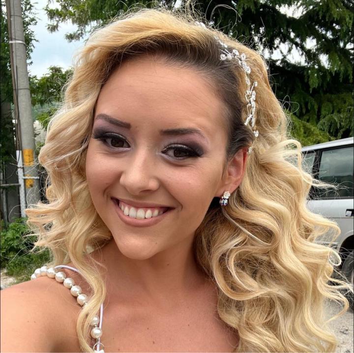 Виктория Петрова