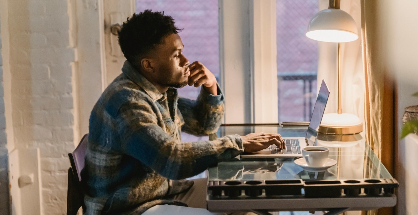 COURS GRATUITS : RÉUSSIR TON BUSINESS