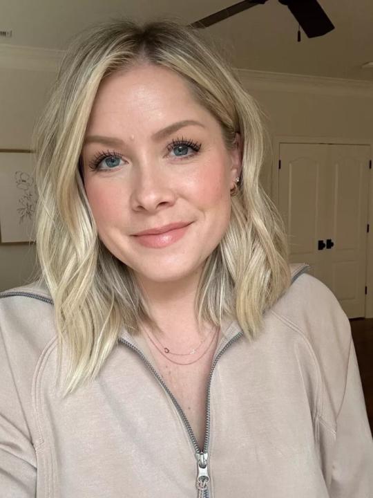 Evelyn Ava