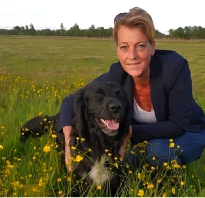 Jacqueliene Van zalen