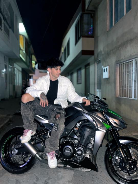 Julian Linares