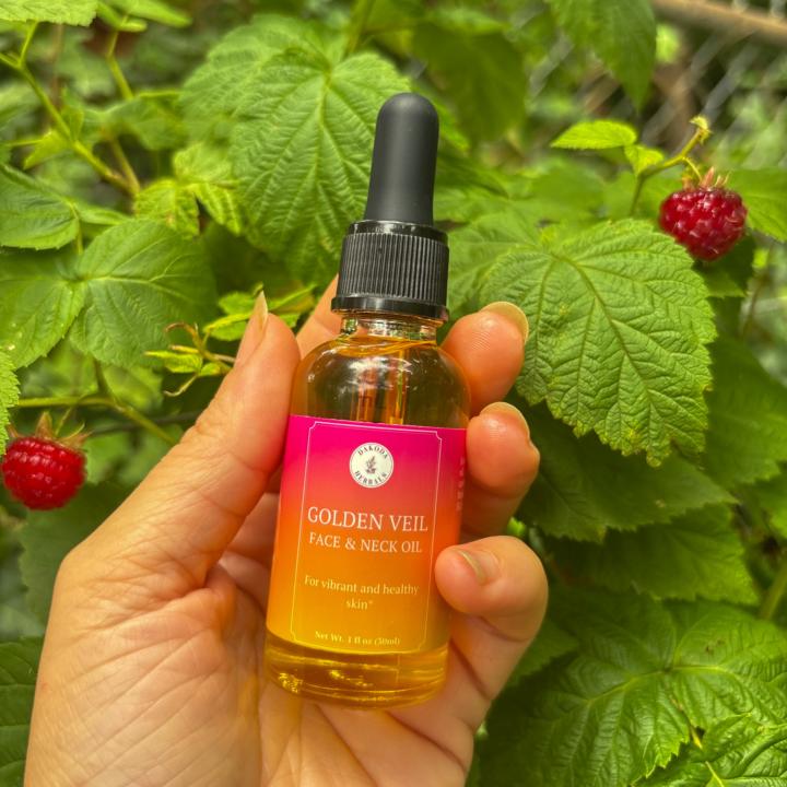 The Plant Chemistry Behind This Face Oil!