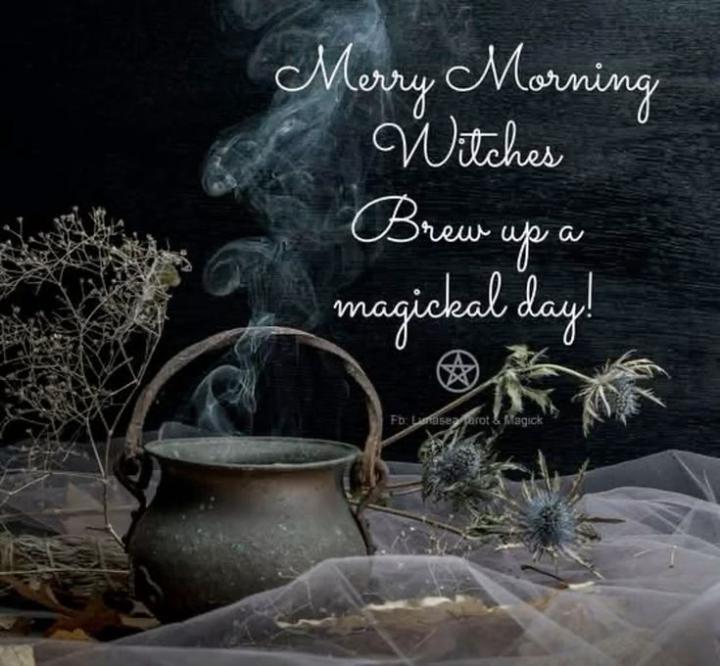 Happy Thursday ⭐ Zunehmende Dreiviertelmondin in der Waage