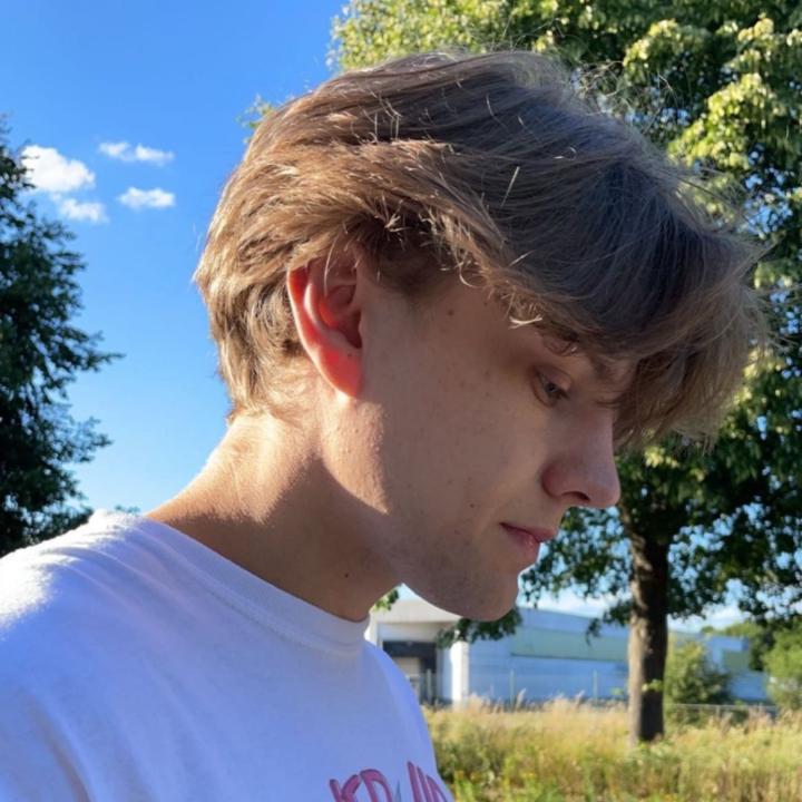 Max Aura