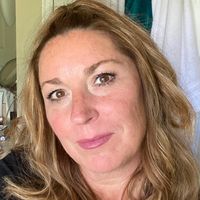Lesley Dion
