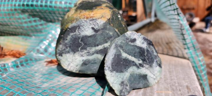 💚💚Cutting Day – Two Very Different Stones ⛏️💎