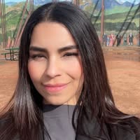 Laura Flores