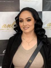 Mayra Leos