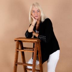Lynne J
