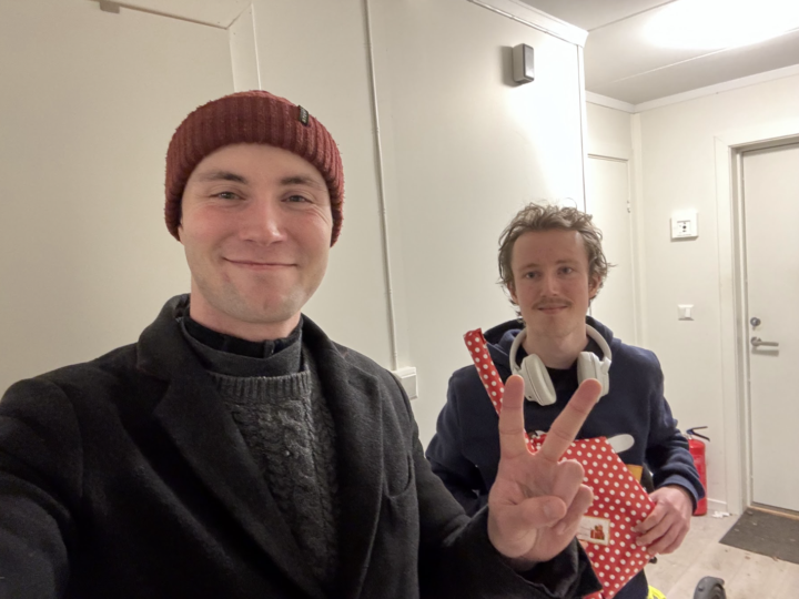 It's her 90th birthday party, but all her friends died 🎄