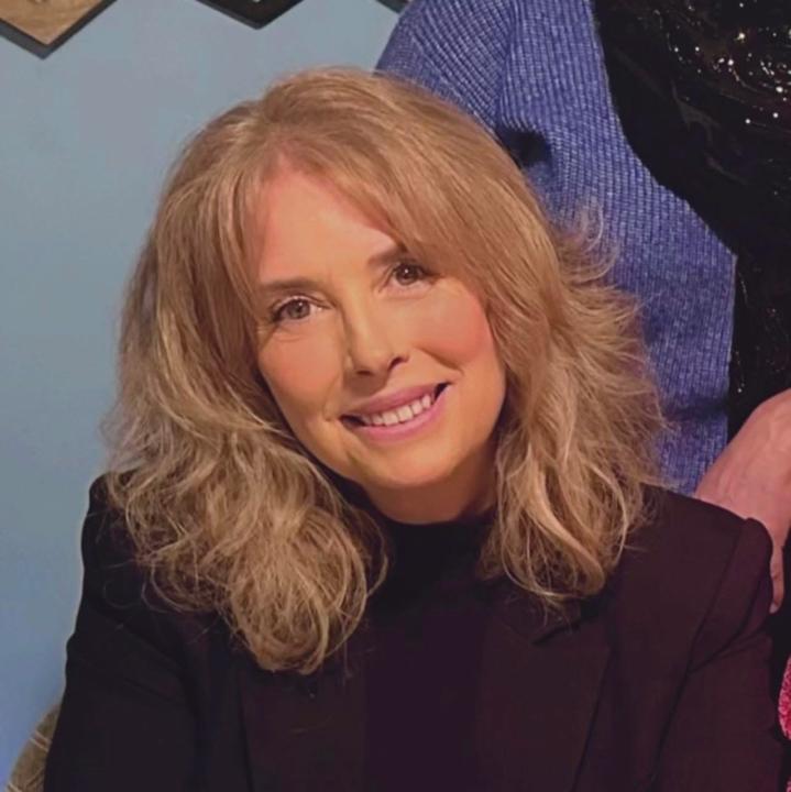 Laura Dewey