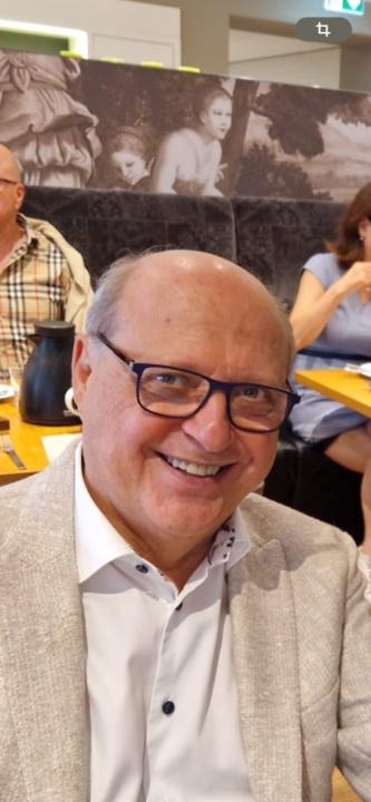 Dr. Adrian Chinta