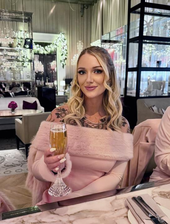 $1,700 cash back! 💸🥂