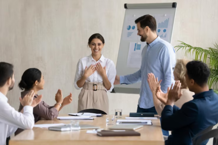 Welcome! Introduce yourself + share a pic of your workspace 🎉