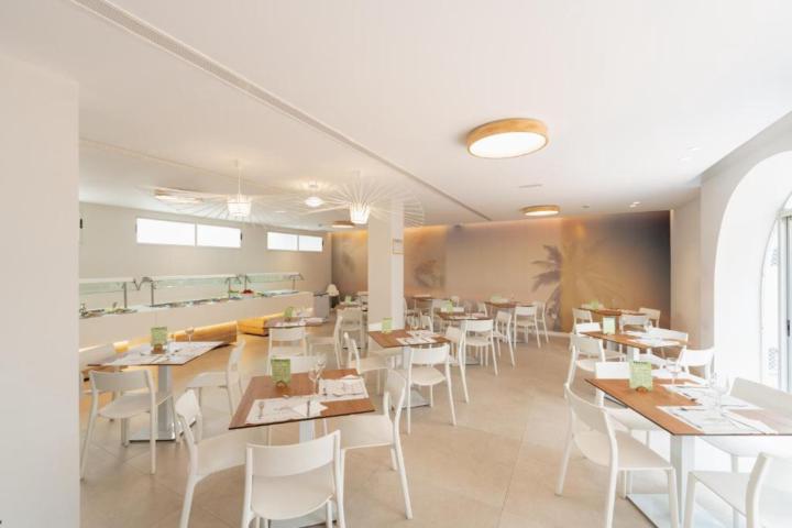 Hotel RH Internacional 🌟🌟