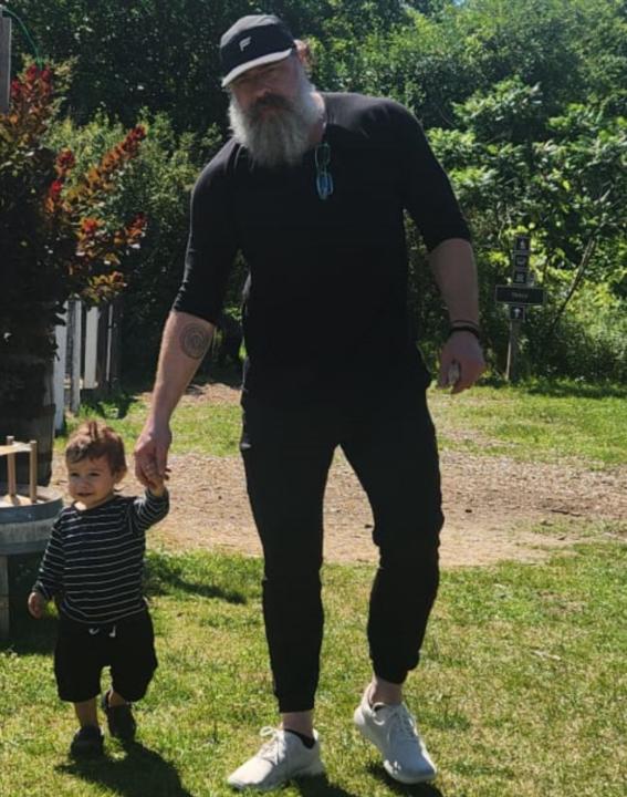 Jonathan Dryhurst Roberts