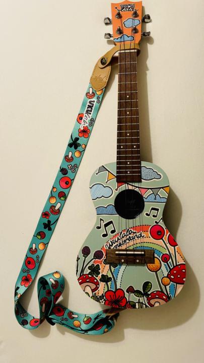 Spoiler-Alarm: Wonderland-Ukulelengurt