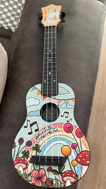 Wonderland Sopran Ukulele 🌈 by UKUlala